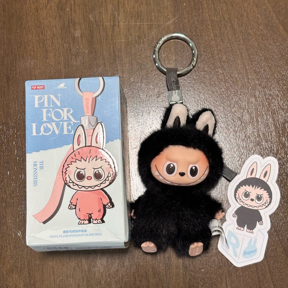 THE MONSTERS Pin for Love Series-Vinyl Plush Pendant Confirmed Blind Box “R”